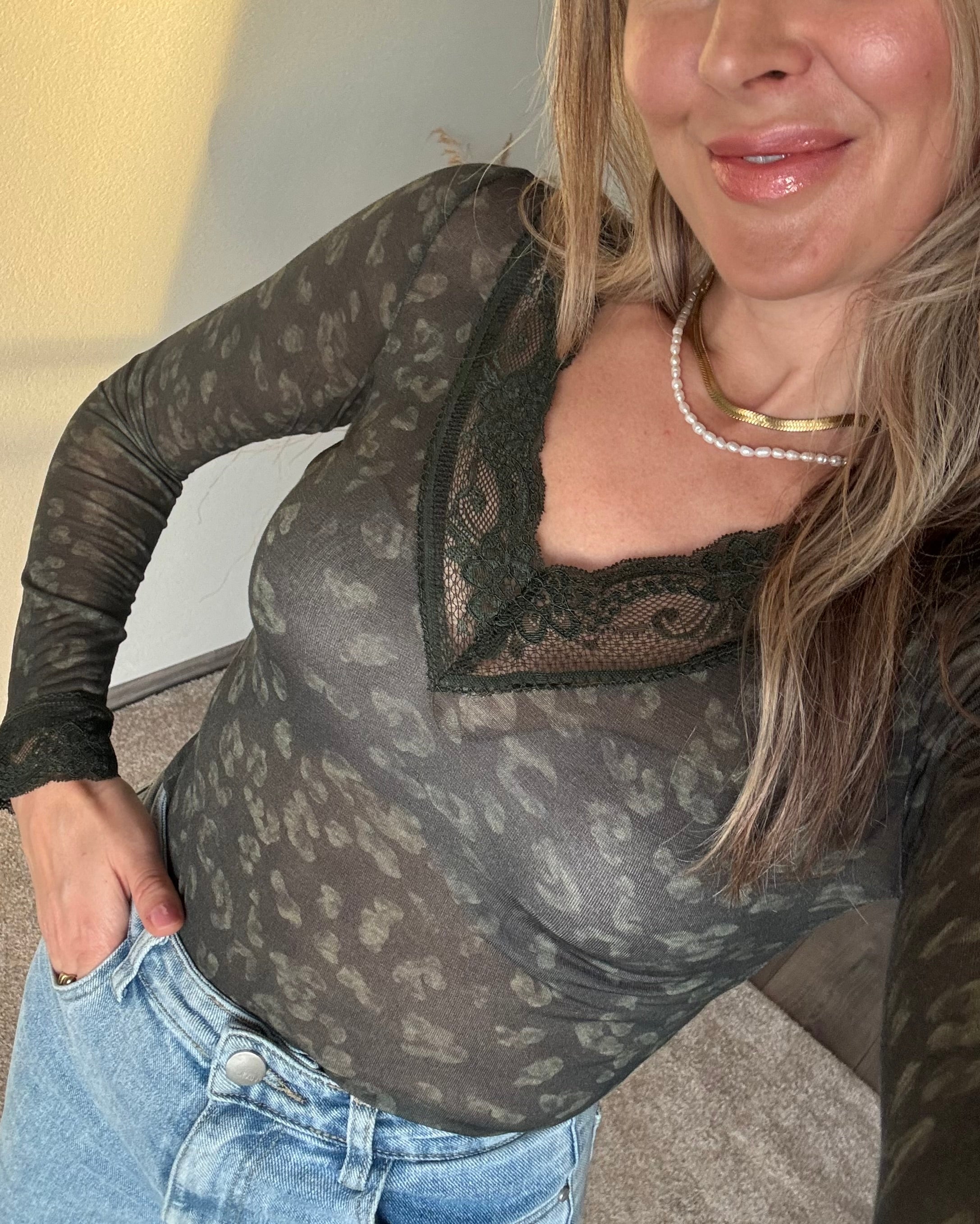 Stretchy Cashmere Langarmshirt mit Spitze Leo Grün