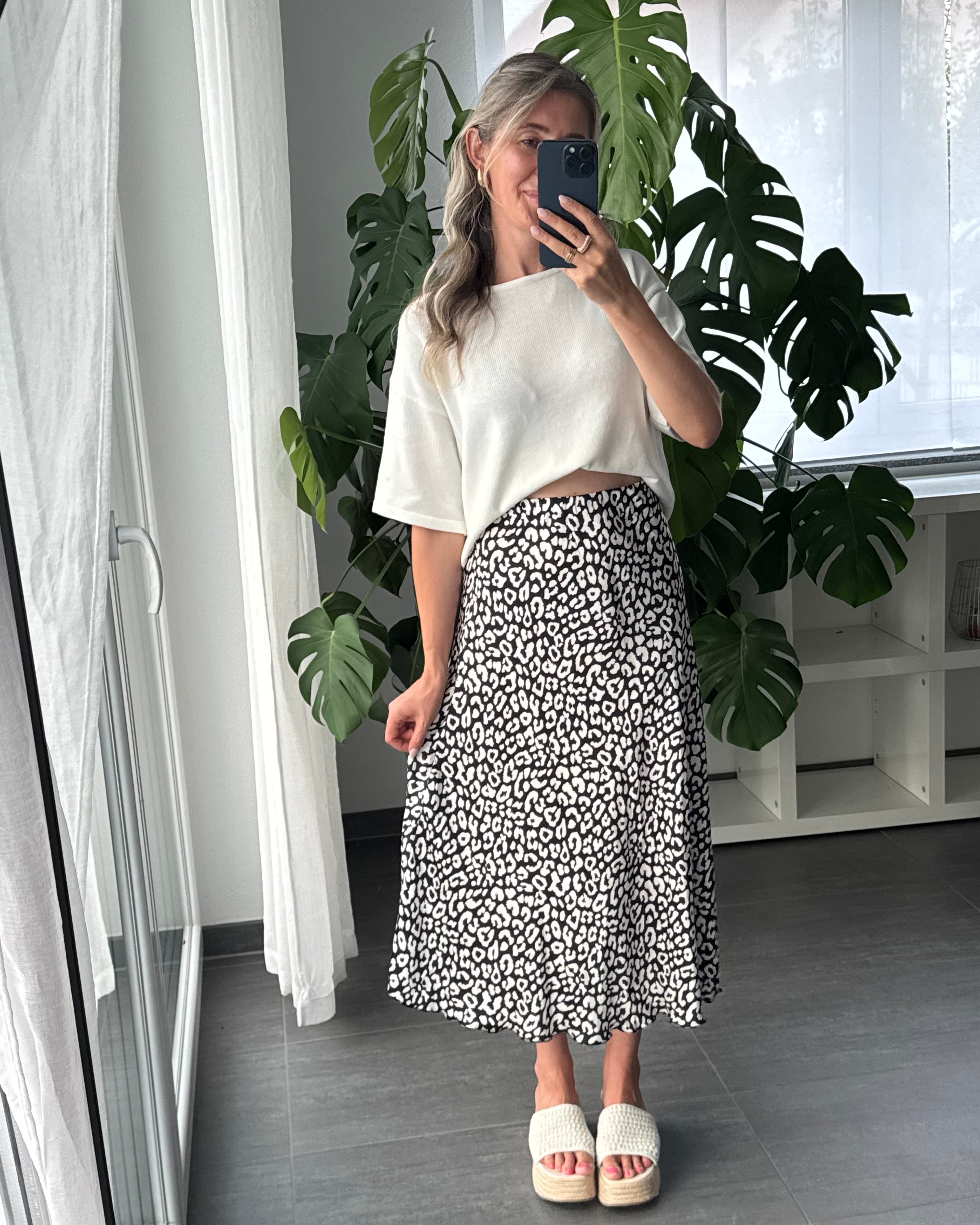 Viskoserock mit Leoprint schwarz