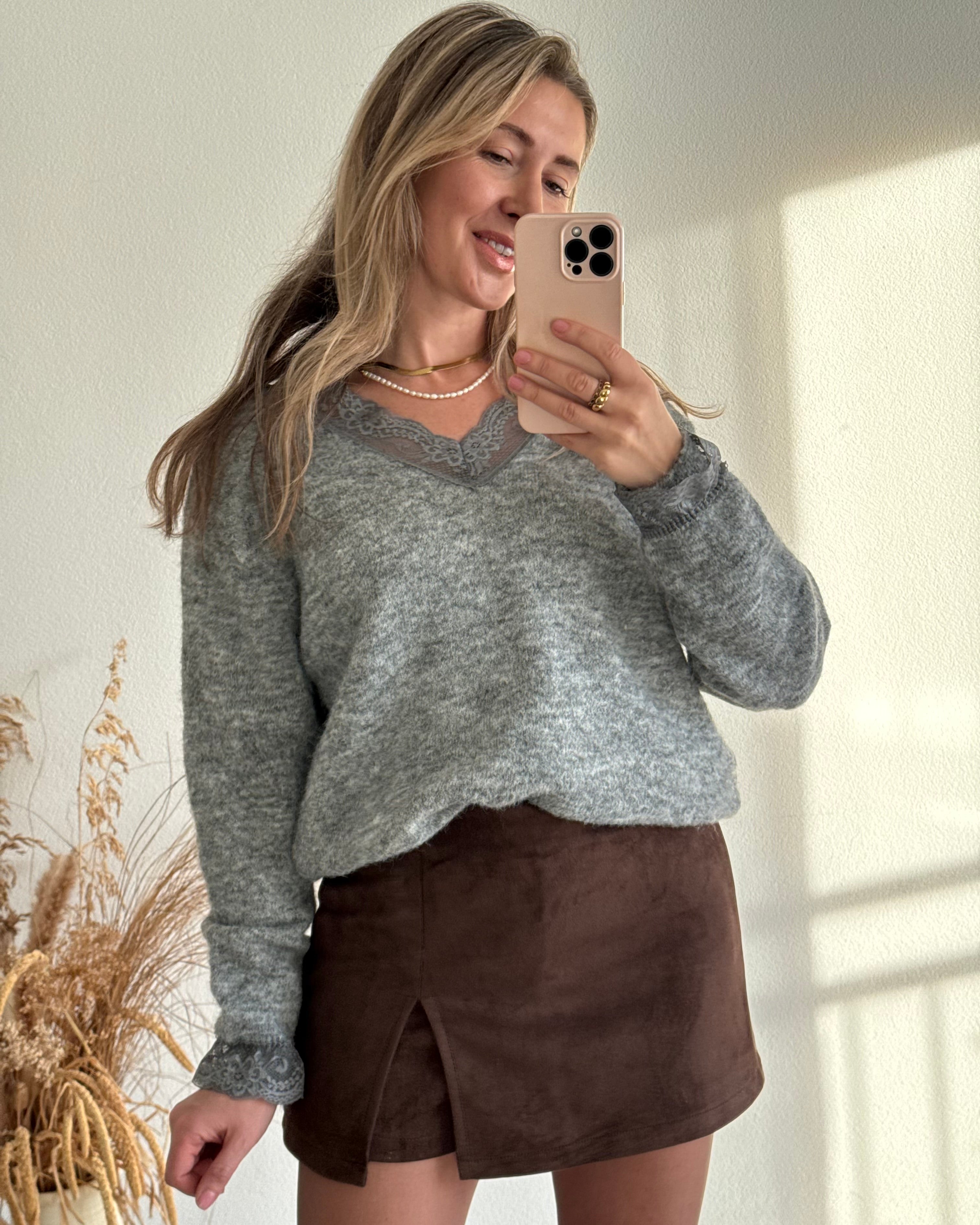 Pullover Lace Touch Grau