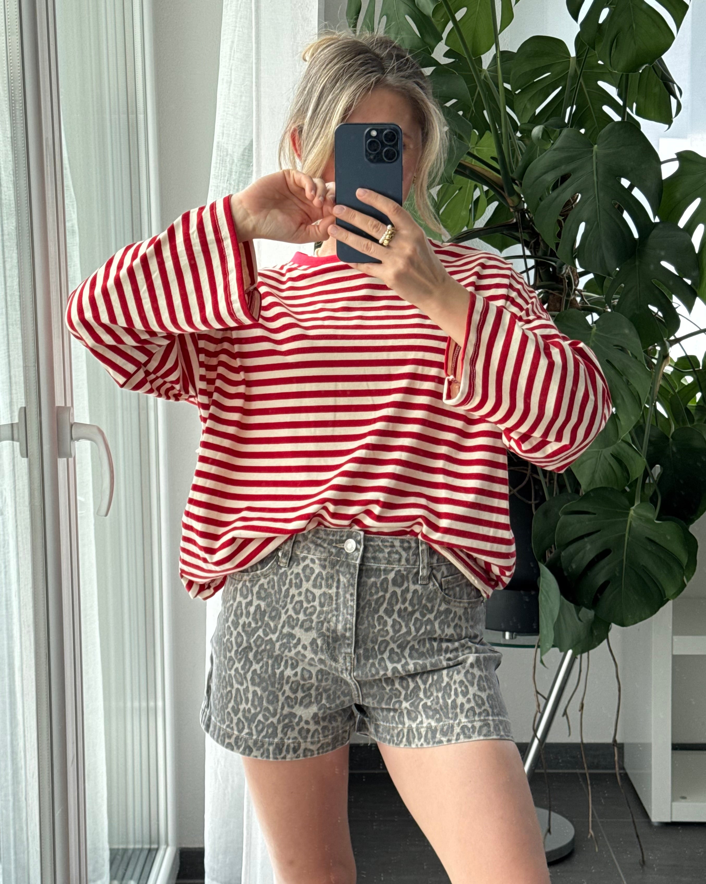 Vintage Wash Leo Shorts