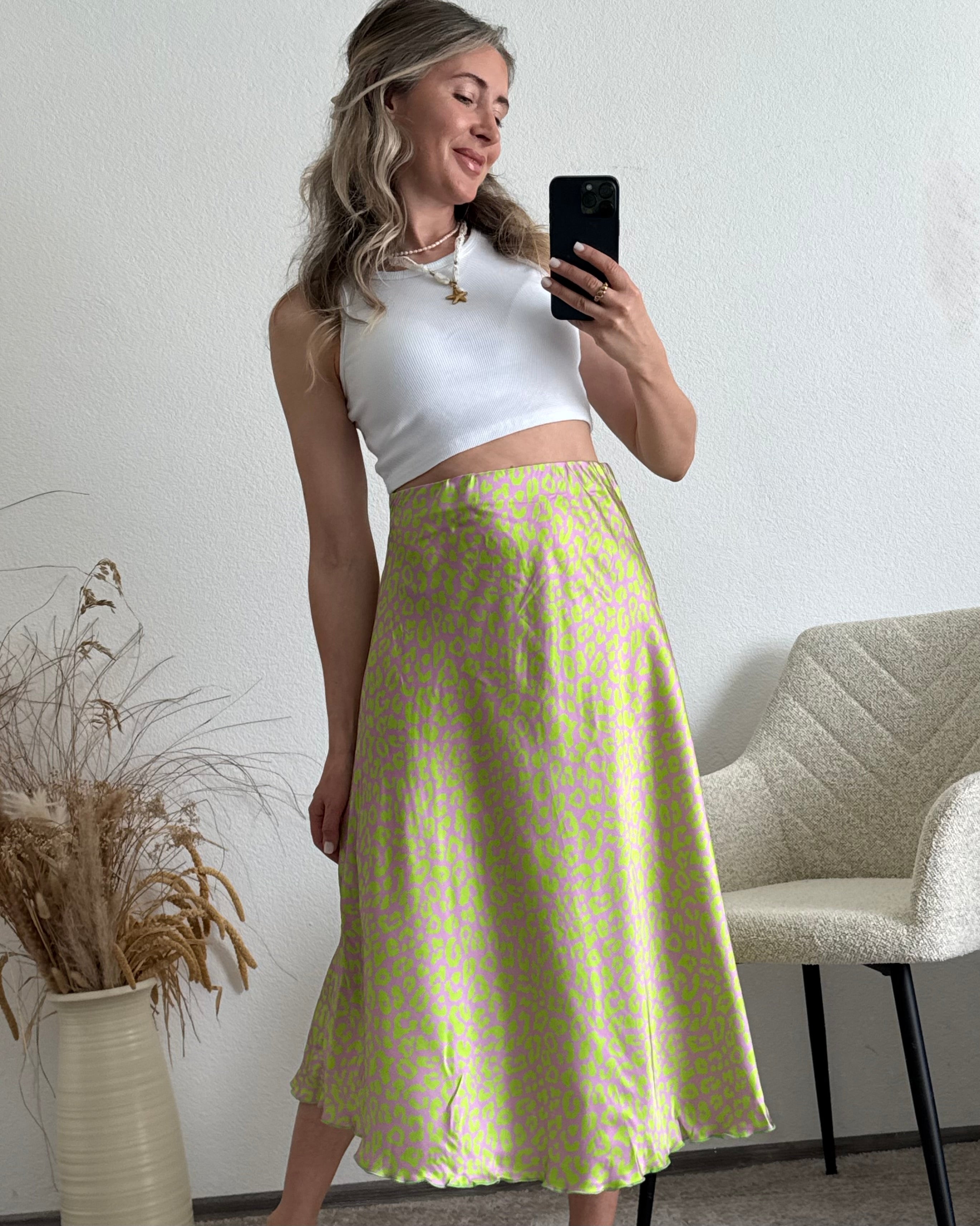 Viskoserock mit Leoprint Flieder Kiwi