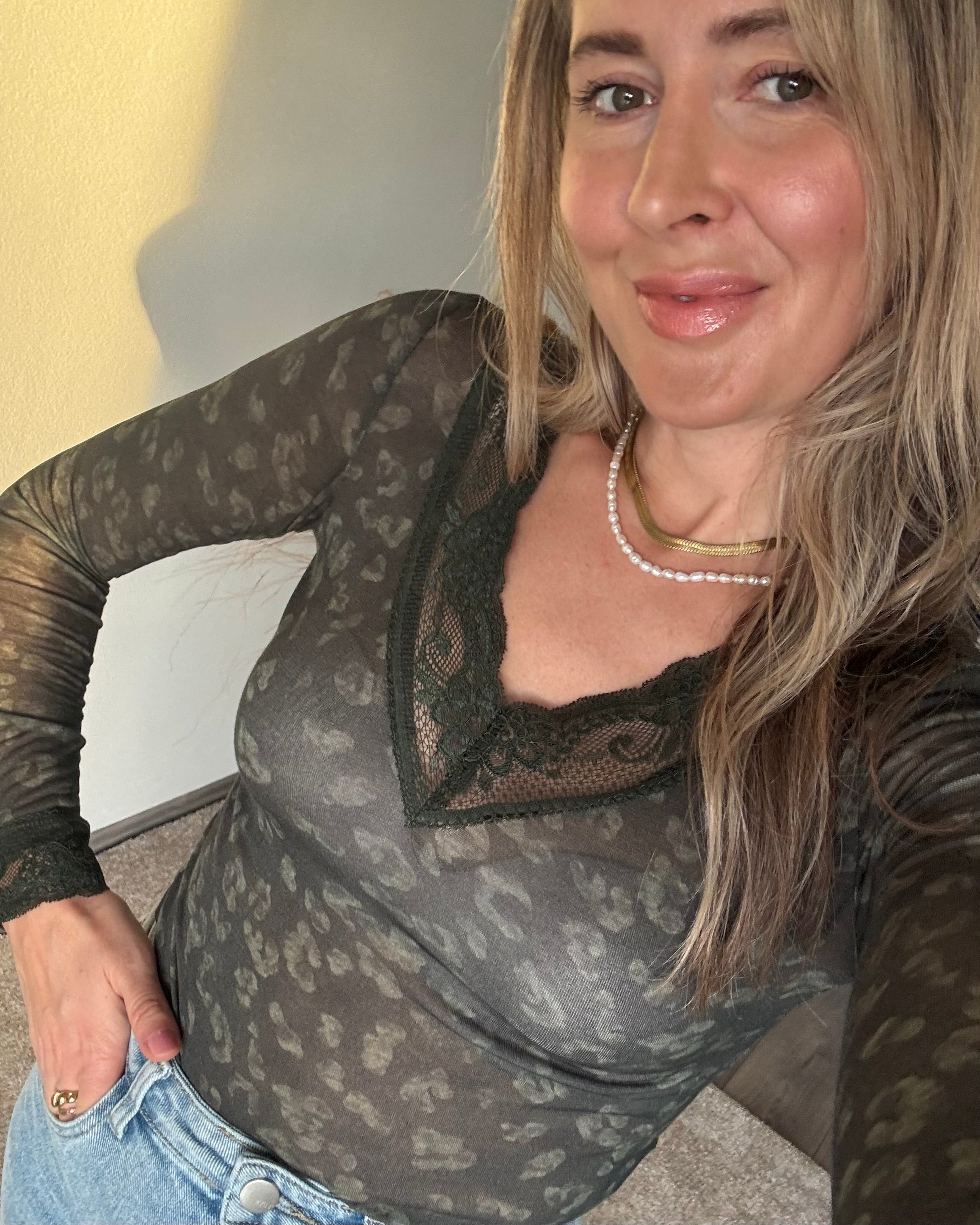 Stretchy Cashmere Langarmshirt mit Spitze Leo Grün