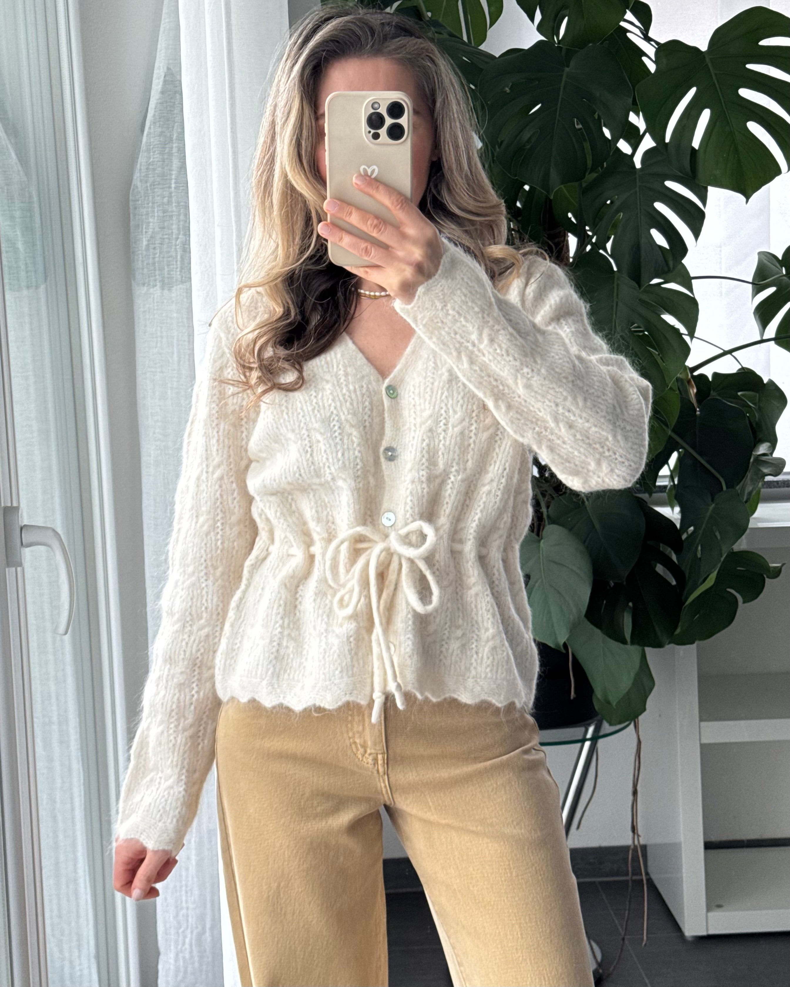 Weicher Strick-Cardigan mit Taillenzug Beige