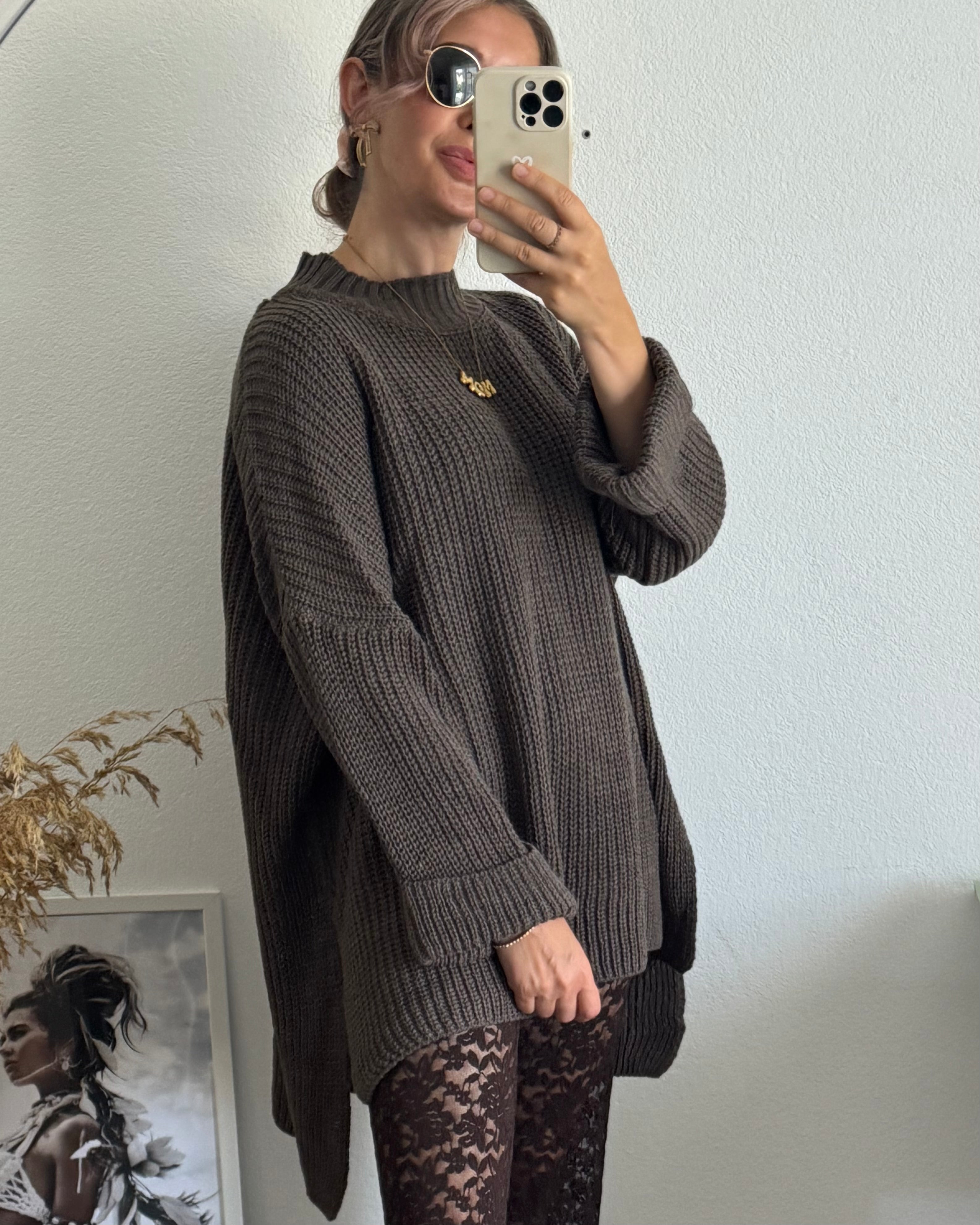 OVERSIZE PULLOVER MIT SCHLITZ