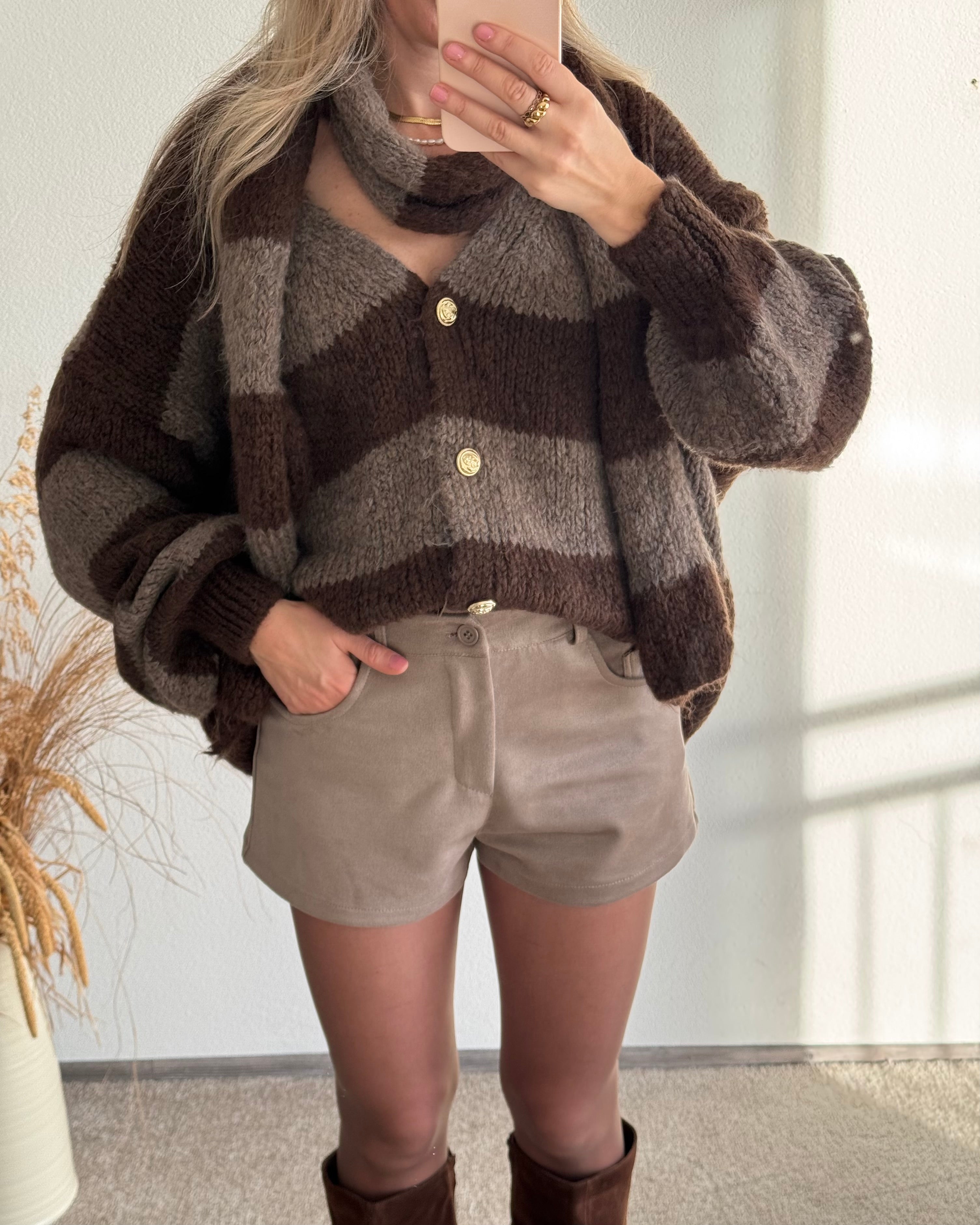 Shorts Wildlederoptik Taupe